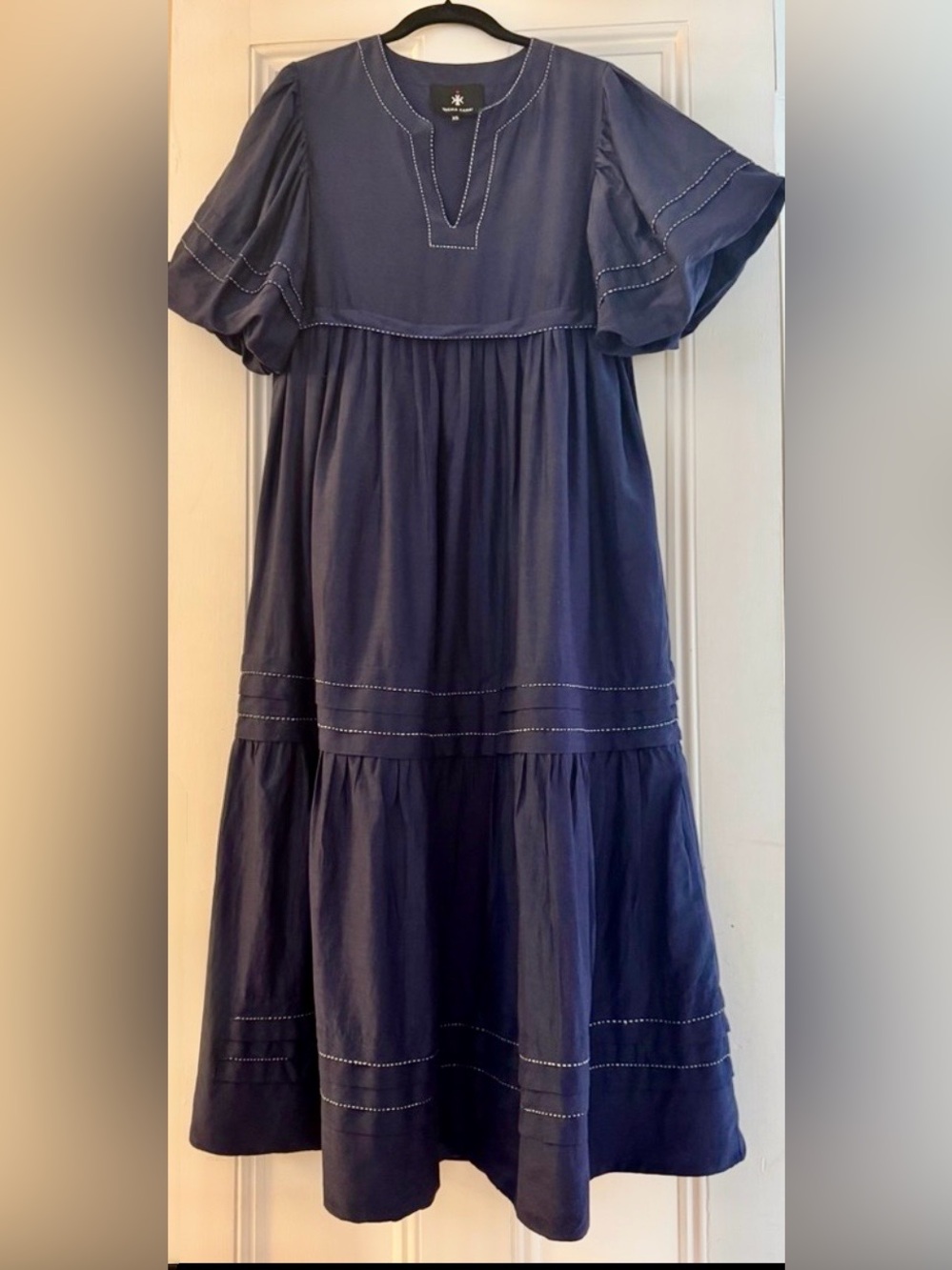Seema Kahai Size: XS Navy Blue Tiered Dress Short Puff Sleeve +White Stitching👗